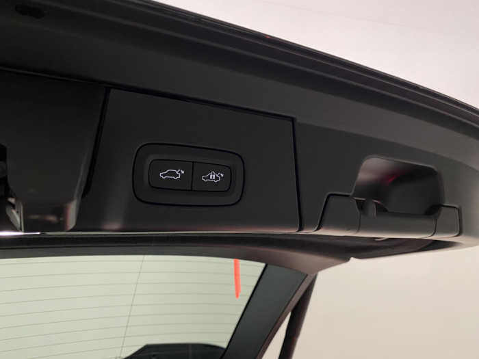Volvo V90 CC B4 AWD PLUS AUT  REZERVACE