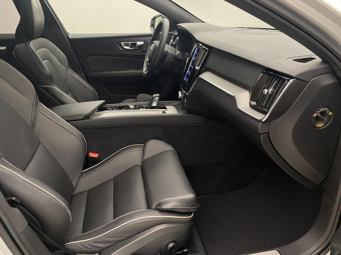 Volvo V60 B4 R-DESIGN AUT