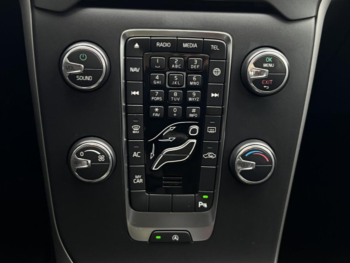Volvo V40 D2 NAVIGACE 1.maj. 2.0 d