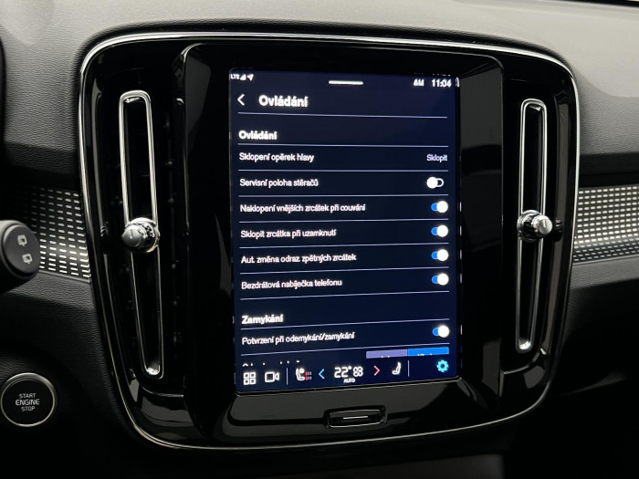 Volvo XC40 B3 ULTRA DARK AUT CZ 1.maj.