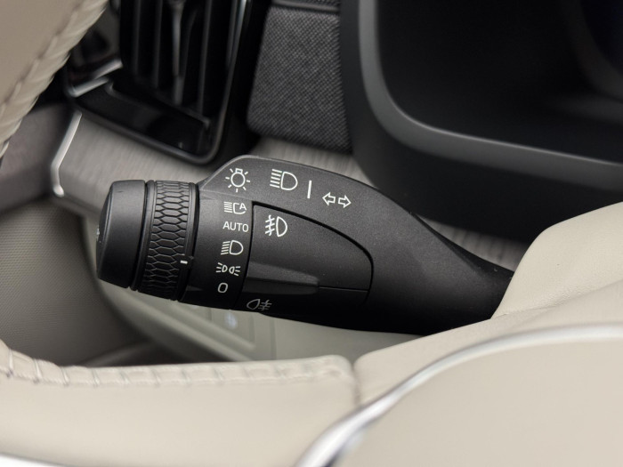 Volvo XC90 T8 AWD RECHARGE DARK PLUS 7m