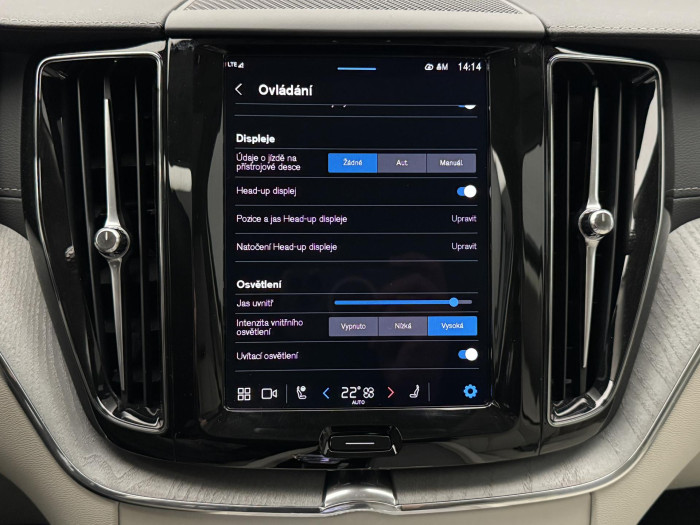 Volvo XC60 B5 AWD DARK ULTRA REZERVACE