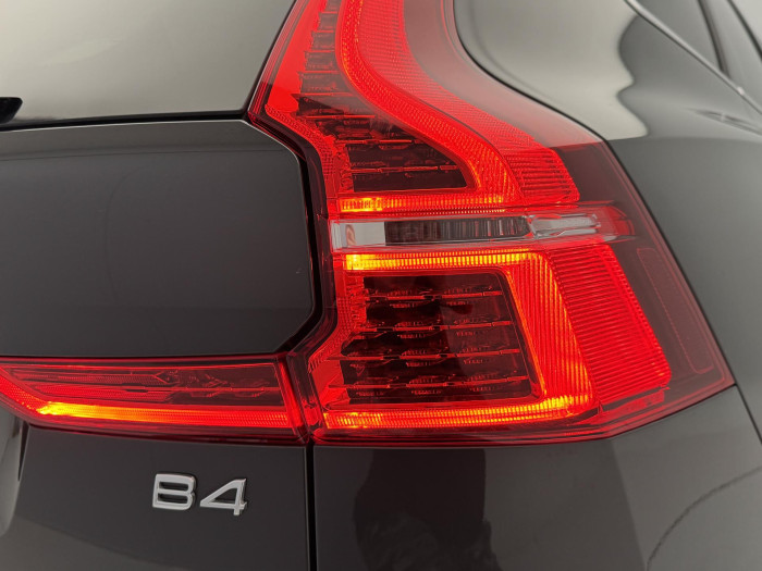 Volvo XC60 B4 CORE AUT CZ 1.maj