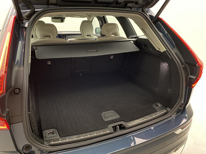 Volvo XC60 B4 AWD INSCRIPTION AUT