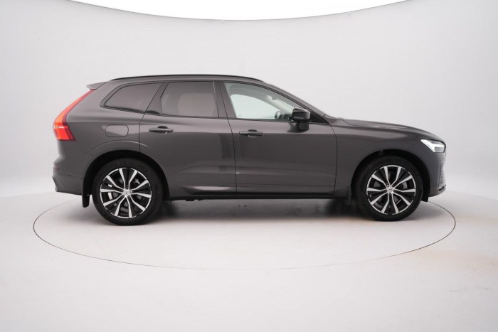 Volvo XC60 B4 PLUS DARK AUT 1.maj.