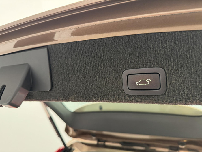 Volvo XC60 D3 AWD MOMENTUM CZ 1.maj 2.4 d Momentum