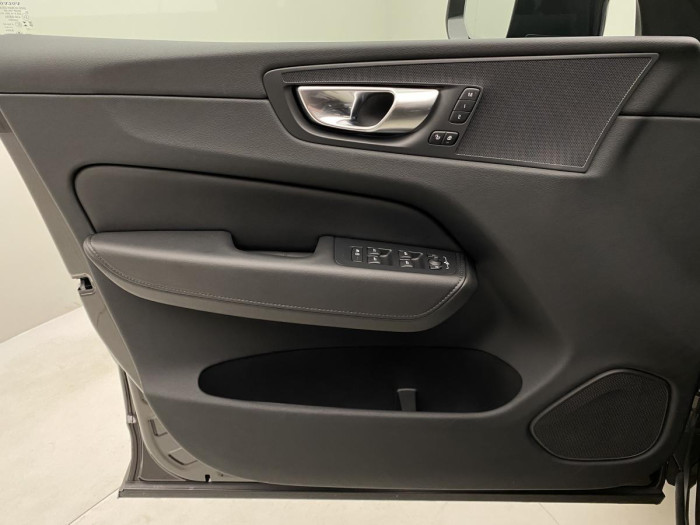 Volvo XC60 B4 PLUS DARK AUT REZERVACE 2.0 Plus