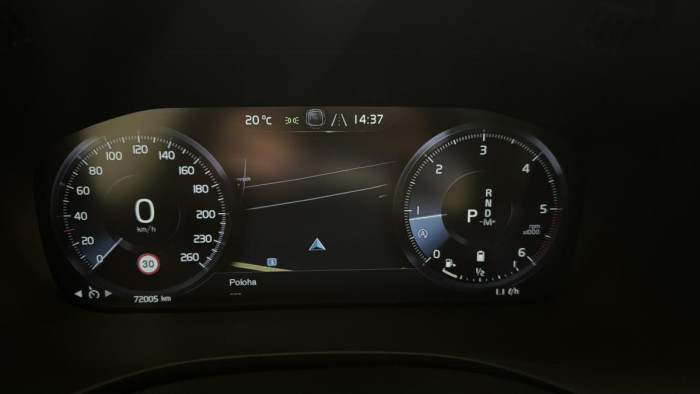 Volvo XC60 B4 AWD R-DESIGN AUT REZERVACE
