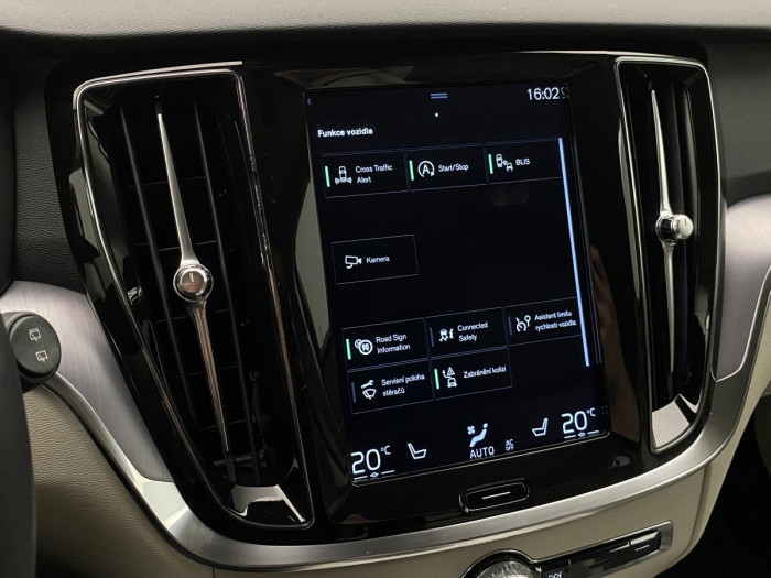Volvo V60 D4 MOMENTUM CZ REZERVACE 2.0 d Momentum