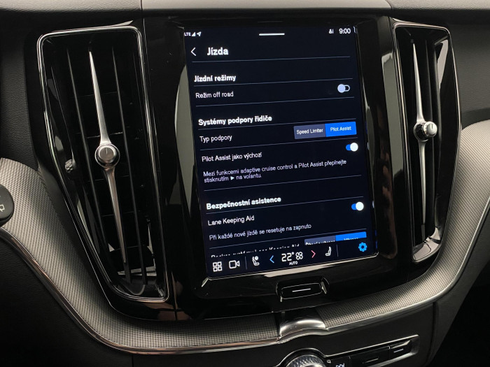 Volvo XC60 B4 AWD PLUS DARK AUT CZ