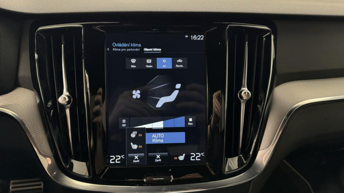Volvo V60 D4 R-DESIGN POLESTAR REZERVACE 2.0 d