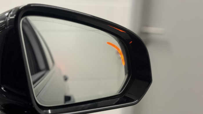 Volvo V60 V60 B4 R-DESIGN AUT REZERVACE
