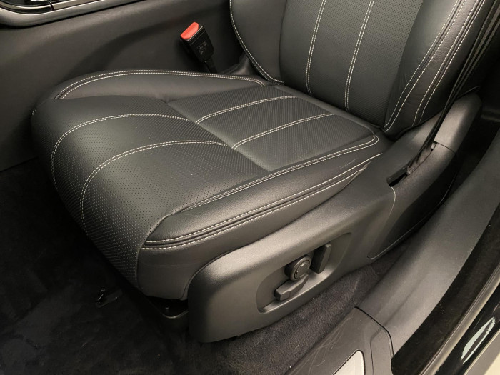 Land Rover Range Rover Velar D200 R-DYNAMIC SE REZERVACE 2.0 d Dynamic SE