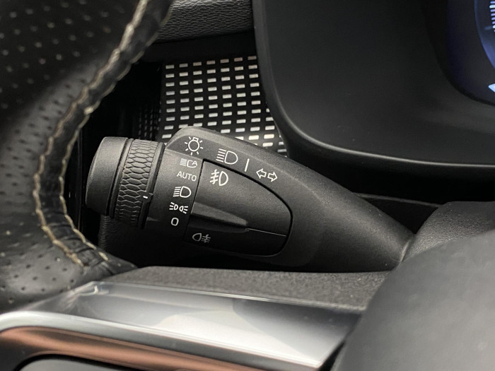 Volvo XC40 T4 AWD R-DESIGN REZERVACE