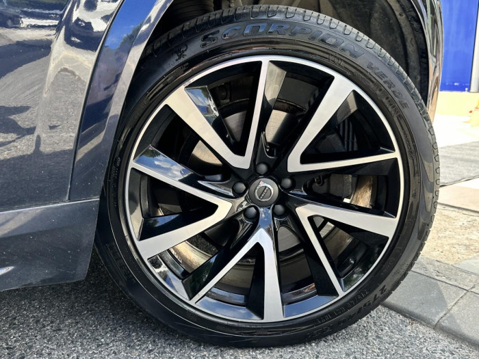 Volvo XC90 D5 AWD INSCRIPTION REZERVACE 2.0 d