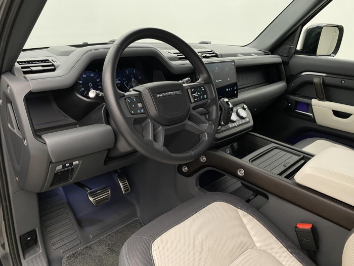Land Rover Defender 110 D300 X-DYNAMIC HSE AWD 7m 3.0 d Dynamic