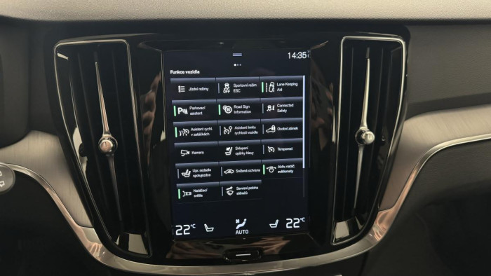 Volvo V60 B4 MOMENTUM AUT REZERVACE 2.0 Momentum