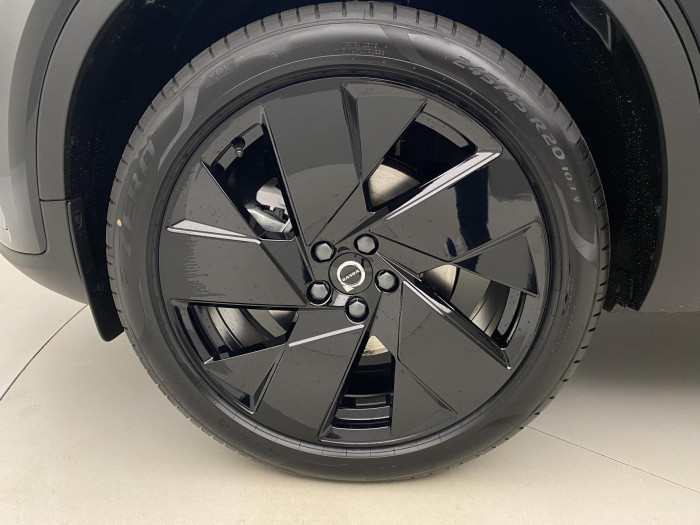 Volvo XC40 B4 AUT PLUS BLACK EDITION