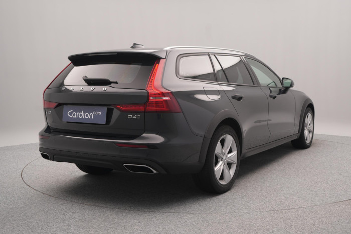 Volvo V60 CC D4 AWD MOMENTUM CZ 1.maj 2.0 d CC CC Momentum