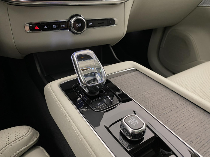 Volvo XC90 T8 AWD RECHARGE BRIGHT ULTRA 7