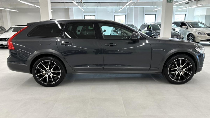 Volvo V90 CROSS COUNTRY T5 REZERVACE