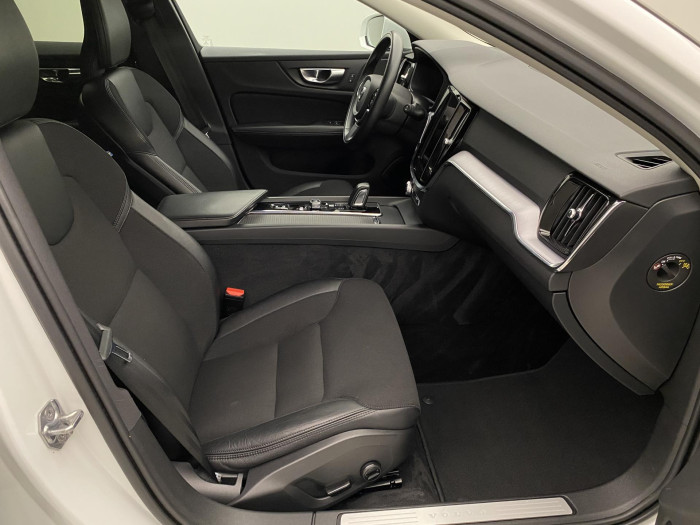 Volvo V60 CC B4 AWD MOMENTUM AUT 1.maj. 2.0 CC CC Momentum