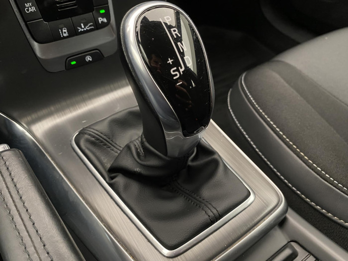 Volvo V40 D3 MOMENTUM AUT 2.0 d Momentum