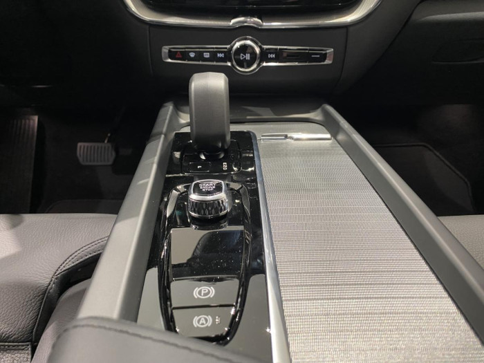 Volvo XC60 B4 AWD AUT DARK PLUS 2.0 Plus