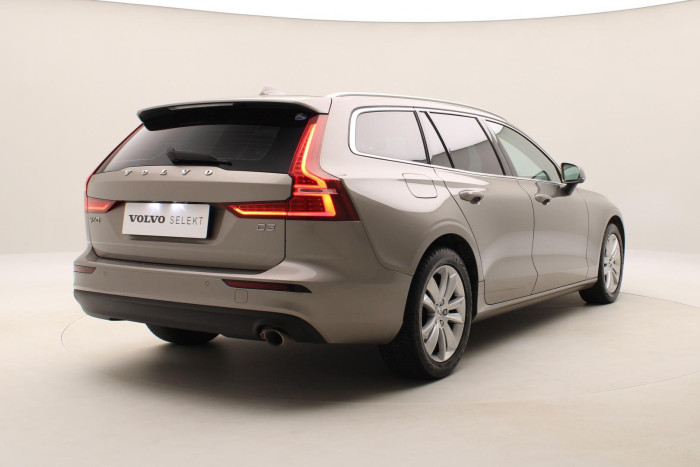 Volvo V60 D3 MOMENTUM AUT CZ  REZERVACE 2.0 d Momentum