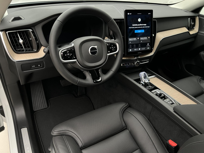 Volvo XC60 T6 AWD RECHARGE DARK PLUS