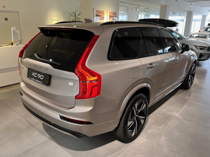 Volvo XC90 T8 AWD AUT  PLUS 7-míst 2.0 Plus