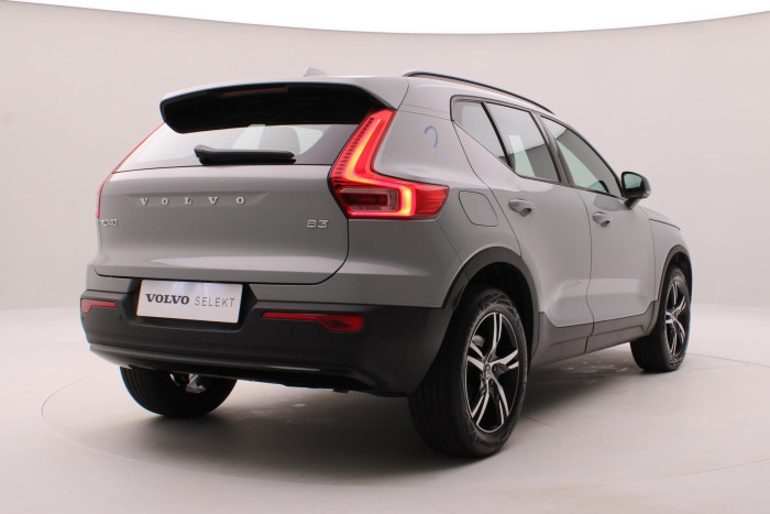 Volvo XC40 B3 DARK PLUS AUT CZ