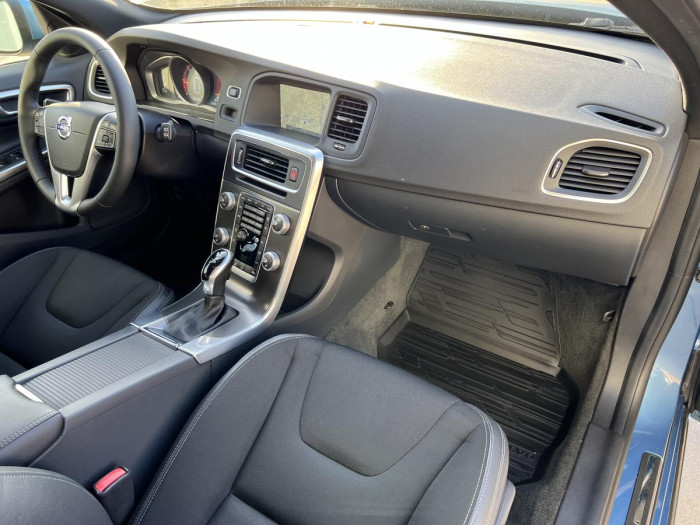 Volvo V60 D4 NEZ.TOPENÍ Aut 2.0 d
