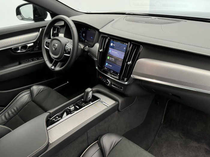 Volvo V90 B4 R-DESIGN AUT REZERVACE