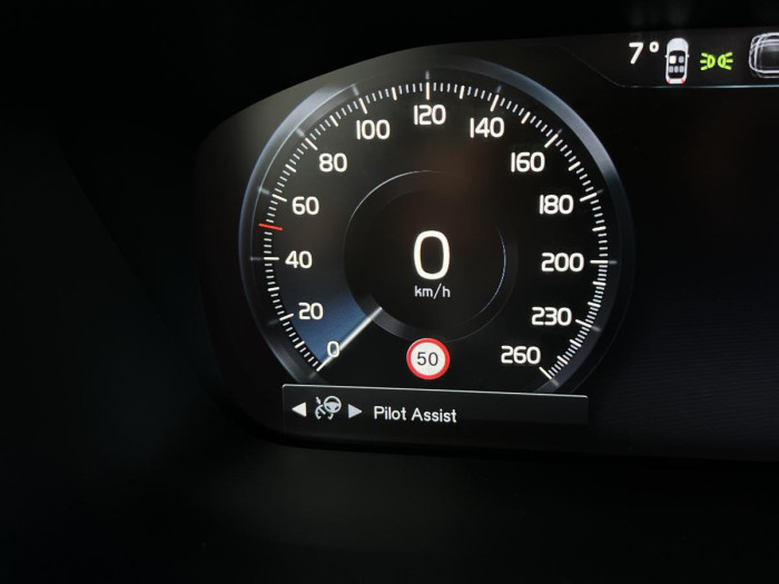 Volvo V60 CROSS COUNTRY B4 AWD Aut 1.maj