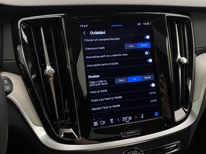Volvo V60 CC B4 AWD ULTIMATE REZERVACE 2.0 CC CC