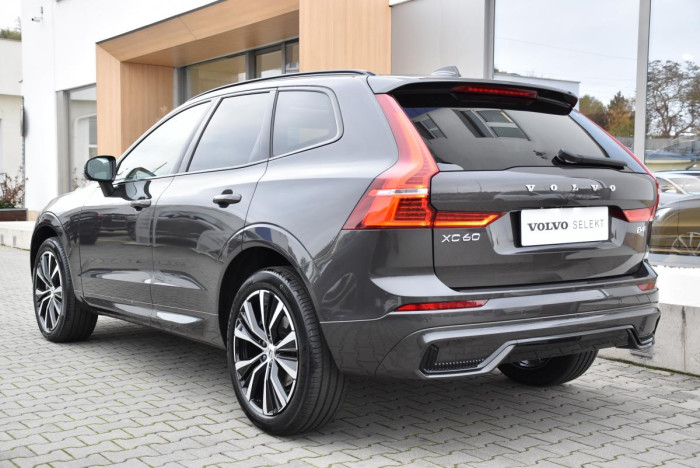 Volvo XC60 B4 AWD DARK PLUS REZERVACE 2.0 Plus