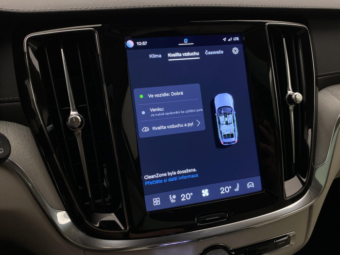 Volvo V60 T8 AWD PLUG-IN BRIGHT ULTRA CZ