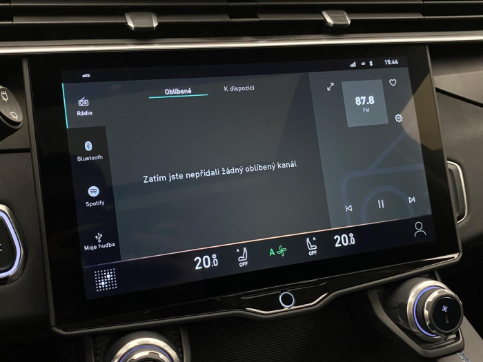 Lynk & Co 01 PHEV DCT AUT 1.maj. REZERVACE