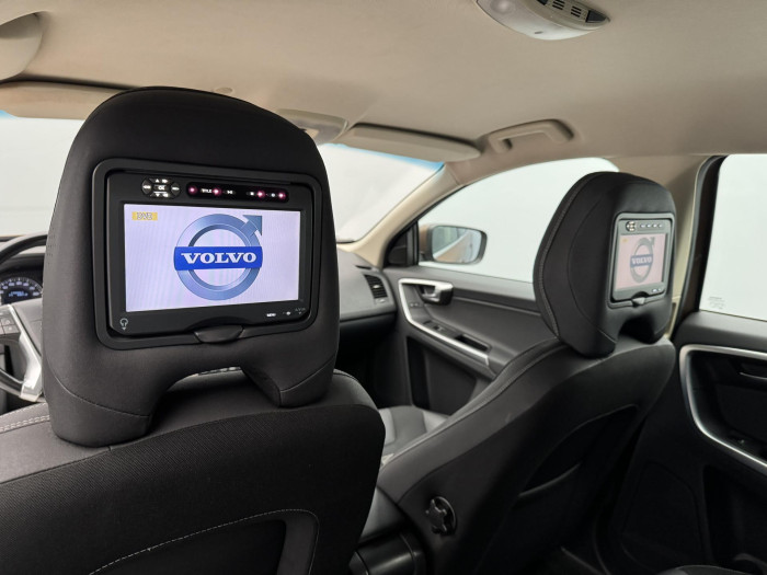 Volvo XC60 D3 AWD MOMENTUM CZ 1.maj 2.4 d Momentum