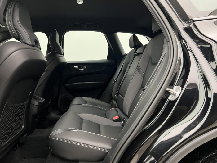 Volvo XC60 B5 AWD R-DESIGN AUT