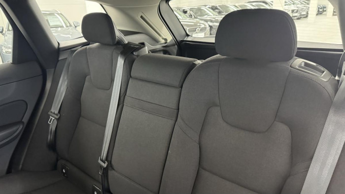 Volvo XC60 B4 AWD MOMENTUM AUT 2.0 Momentum