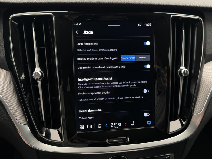 Volvo V60 B4 PLUS DARK 1.maj