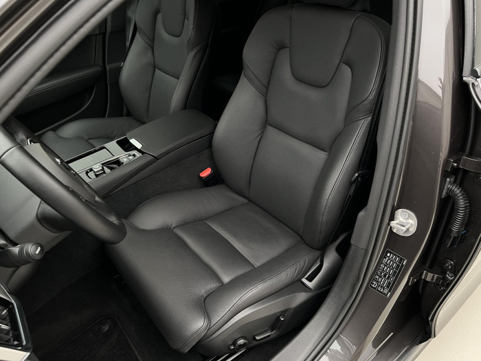 Volvo V90 T6 AWD RECHARGE PLUS DARK AUT