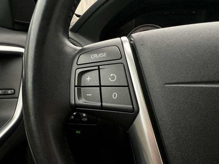Volvo XC60 D3 AWD MOMENTUM AUT CZ 2.4 d Momentum