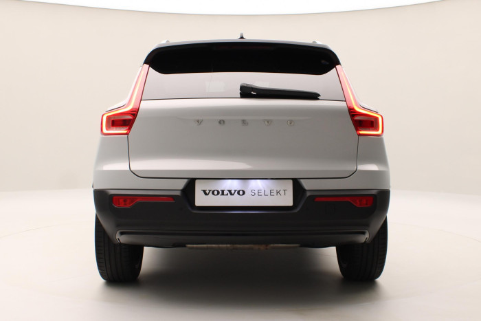 Volvo XC40 B4 AWD R-DESIGN AUT CZ