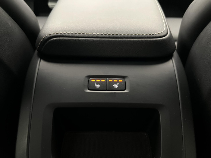 Volvo XC60 B4 AWD R-DESIGN AUT