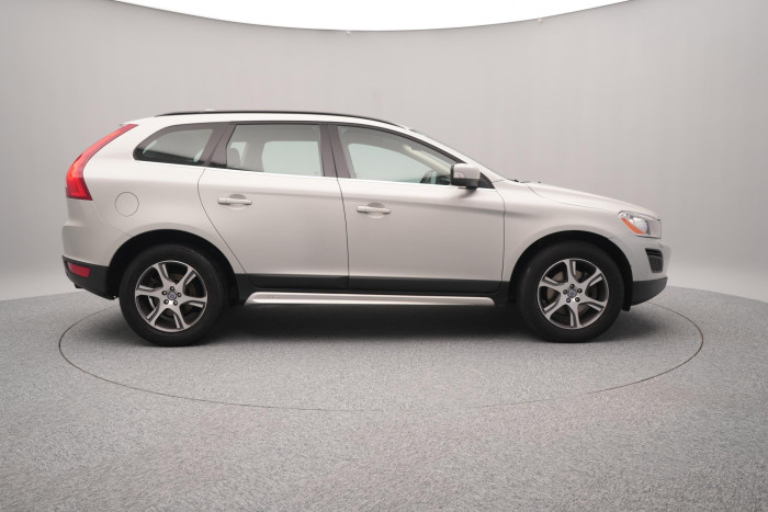 Volvo XC60 3.2 AWD MOMENTUM CZ 3.2 Momentum