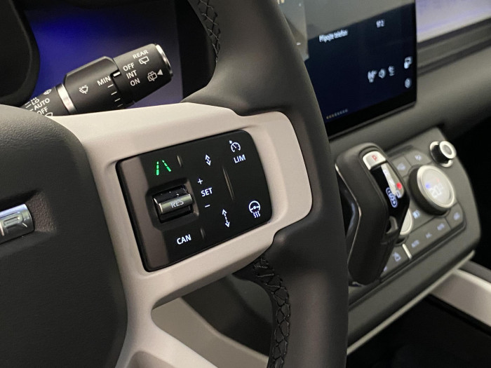 Land Rover Defender 110 D250 X-DYNAMIC SE AWD AUT 3.0 d Dynamic SE