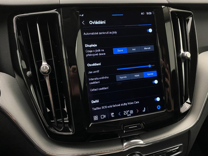 Volvo XC60 B4 AWD PLUS DARK REZERVACE 2.0 Plus